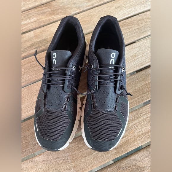 Women’s Black ON running shoe - Picture 2 of 6